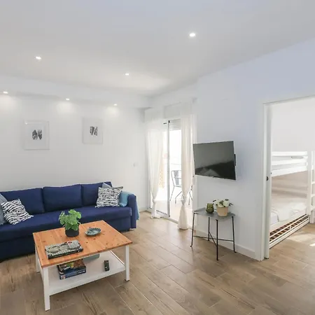 Apartment 2 Beachfront *